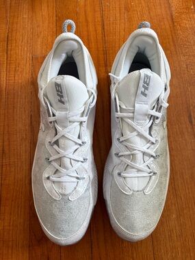 NWOT Men’s UNDER ARMOUR White HARPER 8 LOW ST BASEBALL CLEAT Size 15